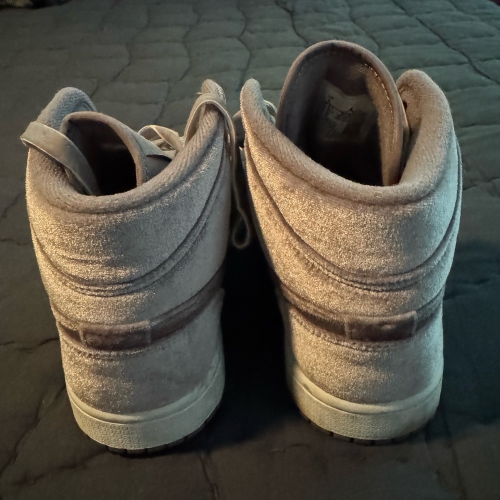 Jordan 1 lavender velvet high size 9 - Picture 4 of 5